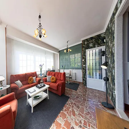 In With Private Pool & Mountain Views * Padrón