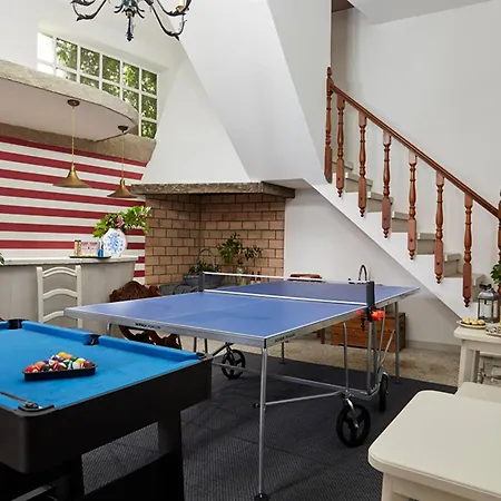Nyaraló In With Private Pool & Mountain Views *