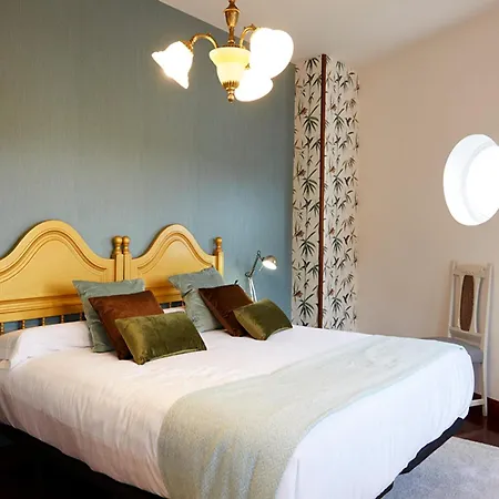 In With Private Pool & Mountain Views * Padrón
