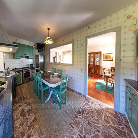 Nyaraló In With Private Pool & Mountain Views